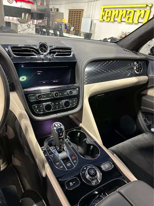 2022 Bentley Bentayga - Image 10 of 15