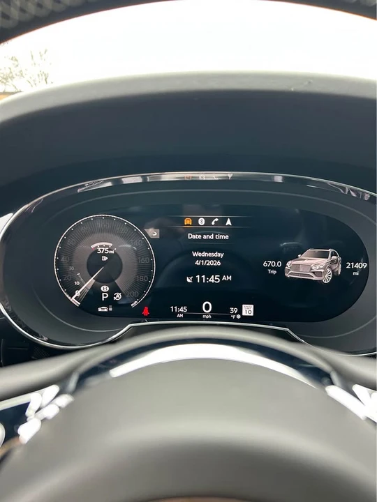 2022 Bentley Bentayga - Image 17 of 19