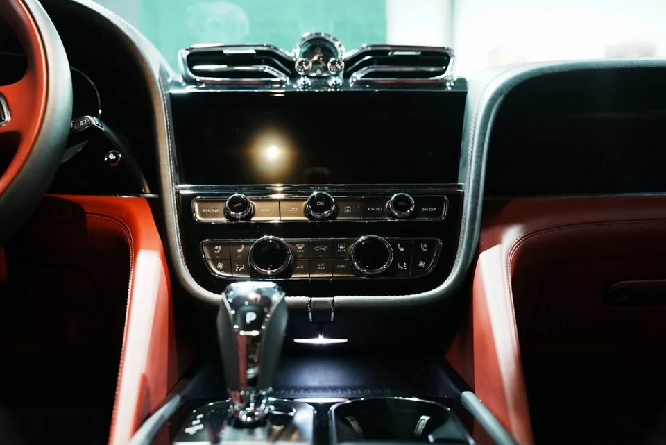 2022 Bentley Bentayga Speed - Image 7 of 10