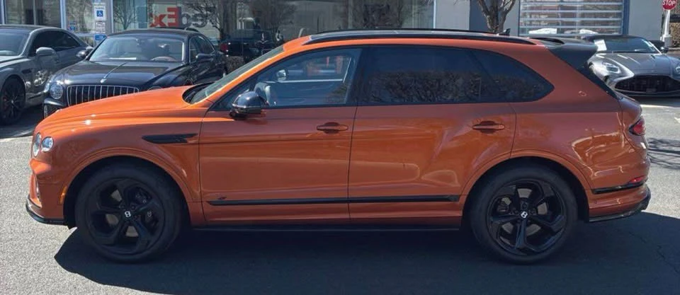 2022 Bentley Bentayga - Image 2 of 9
