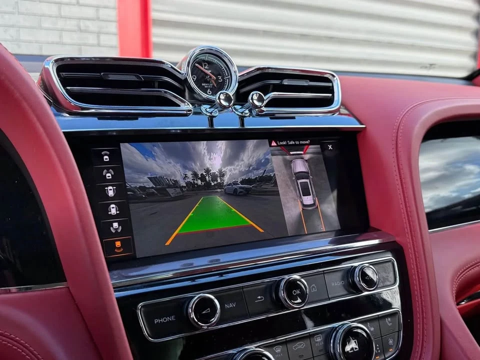 2022 Bentley Bentayga - Image 13 of 13