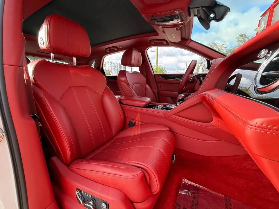 2022 Bentley Bentayga - Image 10 of 13