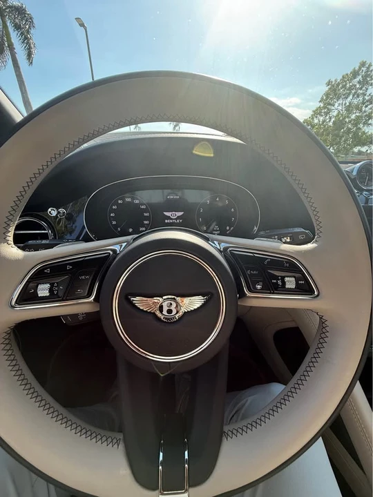 2022 Bentley Bentayga - Image 16 of 20