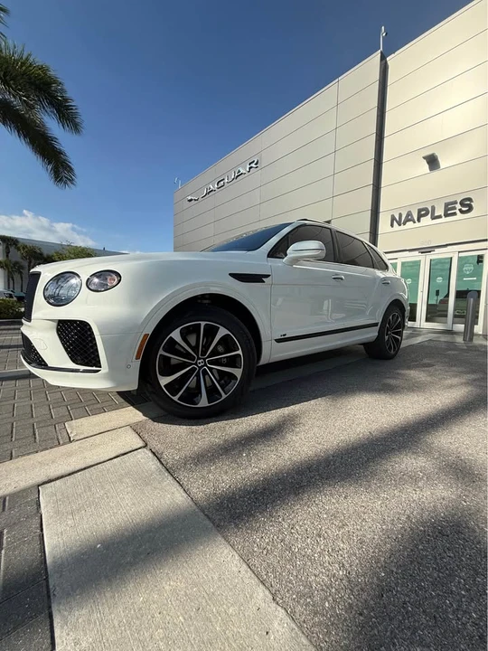 2022 Bentley Bentayga - Image 2 of 20