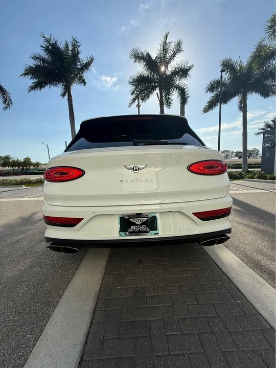 2022 Bentley Bentayga - Image 5 of 20