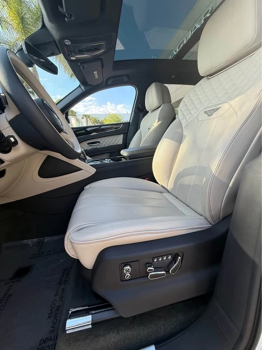 2022 Bentley Bentayga - Image 14 of 20