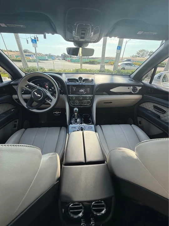 2022 Bentley Bentayga - Image 13 of 20