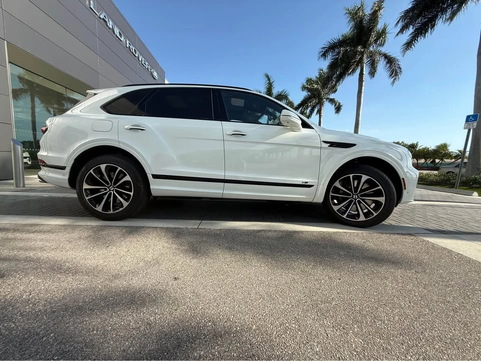 2022 Bentley Bentayga - Image 4 of 20