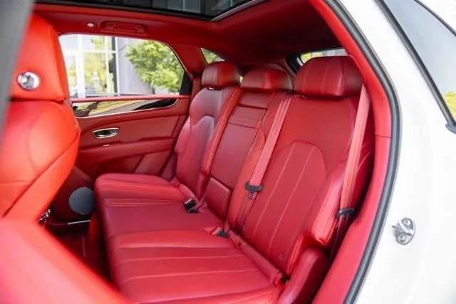 2022 Bentley Bentayga - Image 17 of 20