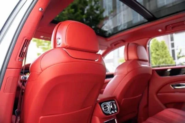 2022 Bentley Bentayga - Image 16 of 20