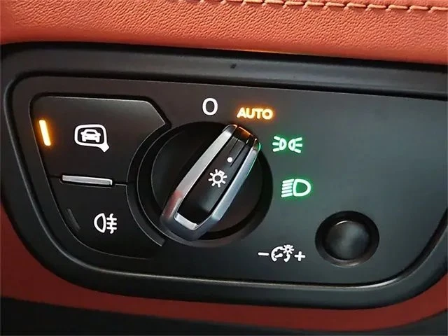 2022 Bentley Bentayga - Image 12 of 19