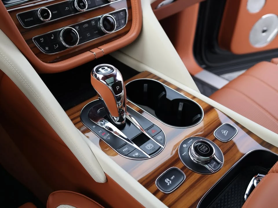 2022 Bentley Bentayga - Image 11 of 16