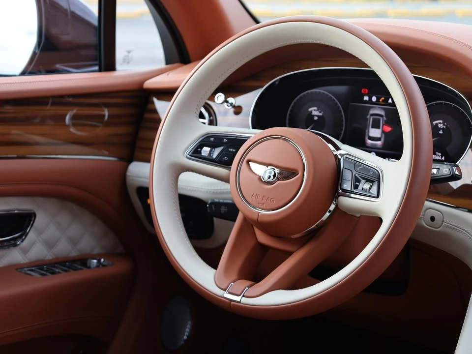 2022 Bentley Bentayga - Image 9 of 16