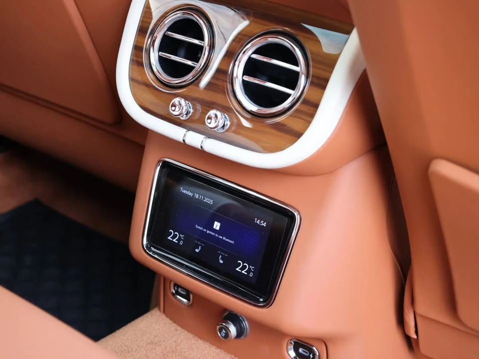 2022 Bentley Bentayga - Image 15 of 16