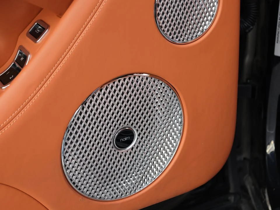 2022 Bentley Bentayga - Image 16 of 20