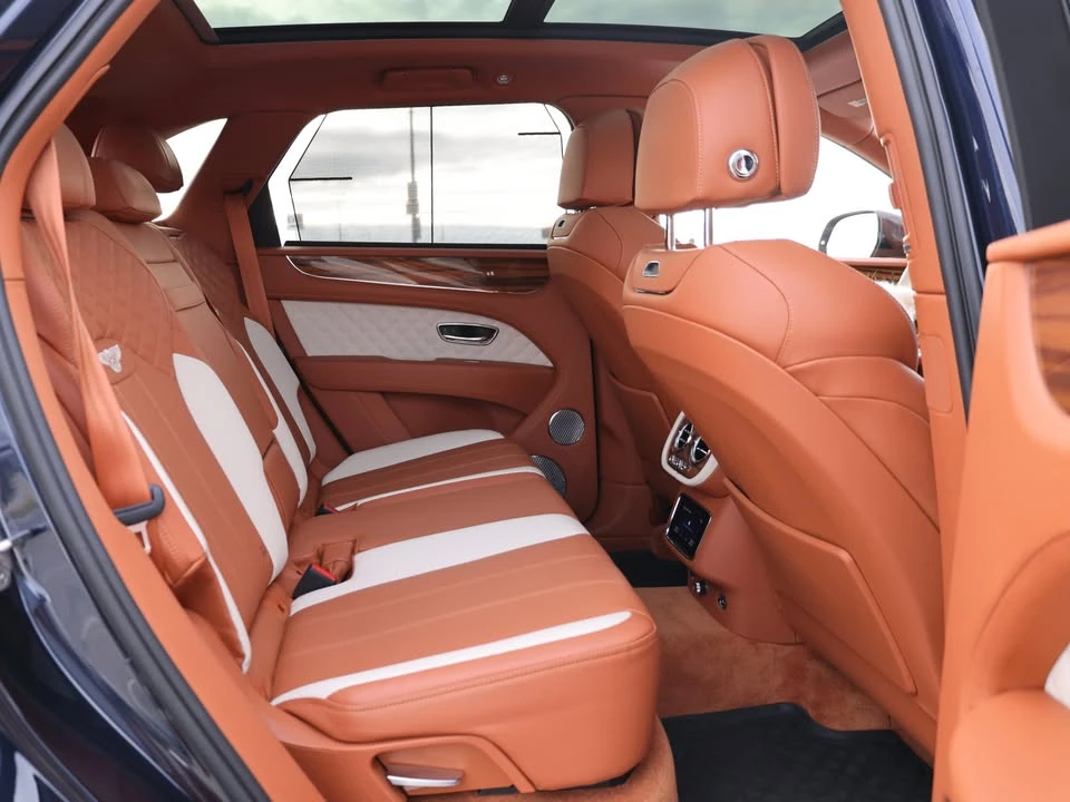 2022 Bentley Bentayga - Image 16 of 16