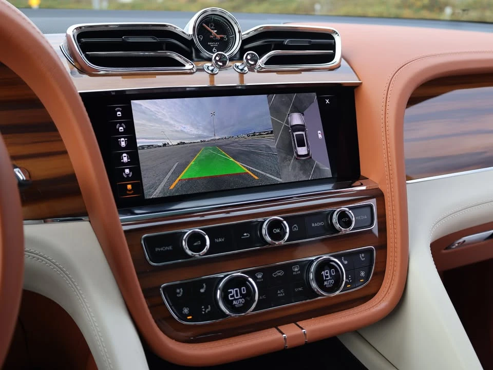 2022 Bentley Bentayga - Image 14 of 20