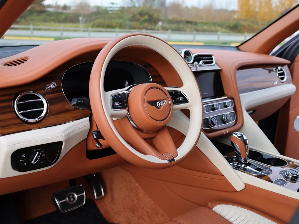 2022 Bentley Bentayga - Image 9 of 20