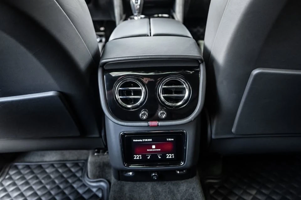 2022 Bentley Bentayga Speed - Image 17 of 19