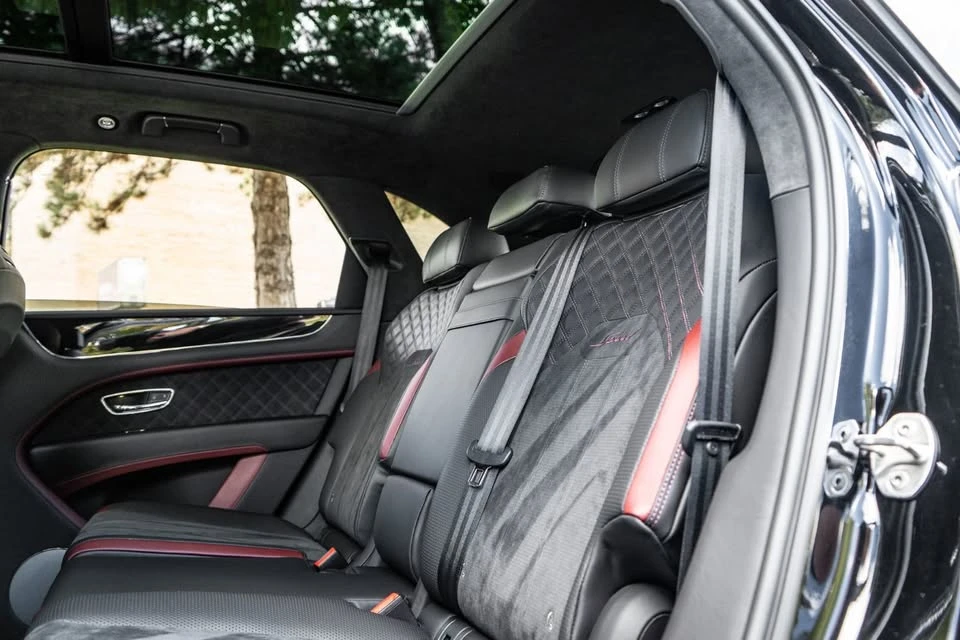 2022 Bentley Bentayga Speed - Image 18 of 19