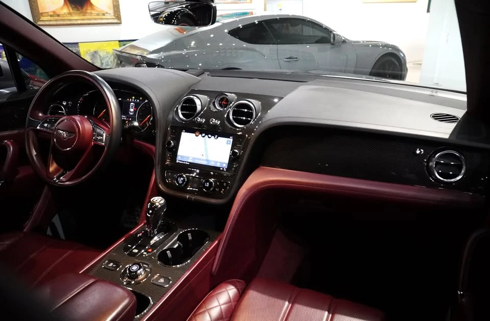 2022 Bentley Bentayga - Image 18 of 20