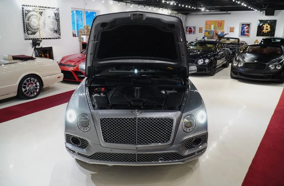 2022 Bentley Bentayga - Image 19 of 20