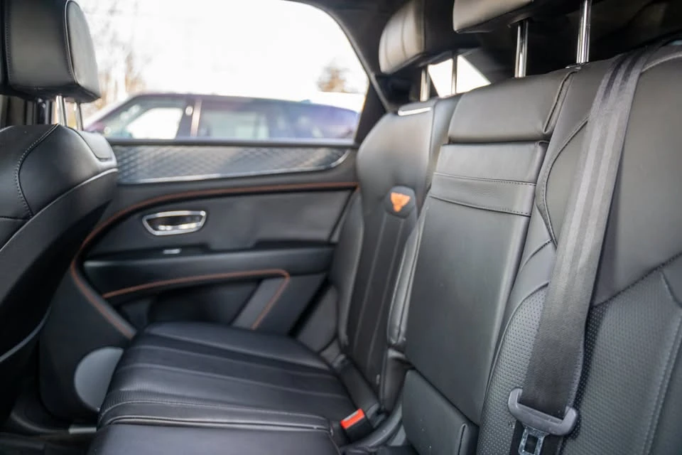 2022 Bentley Bentayga - Image 16 of 20