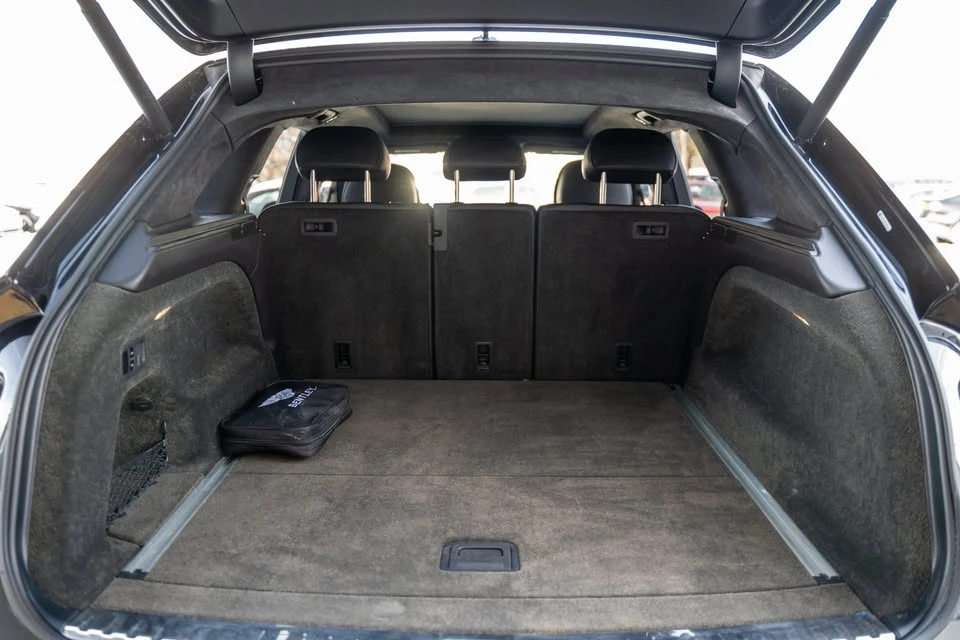 2022 Bentley Bentayga - Image 15 of 20