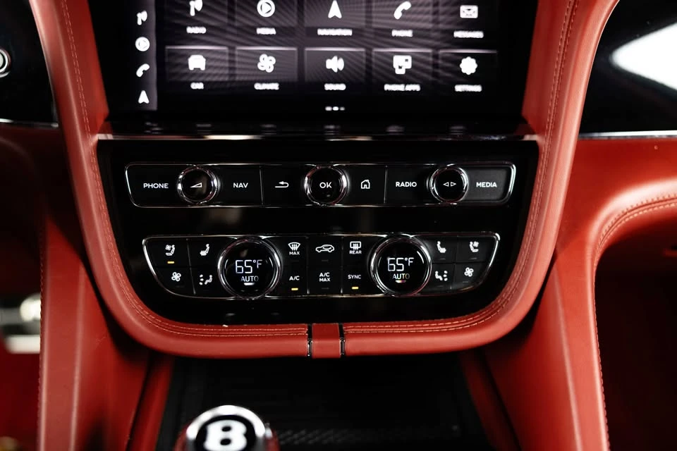 2022 Bentley Bentayga - Image 17 of 20