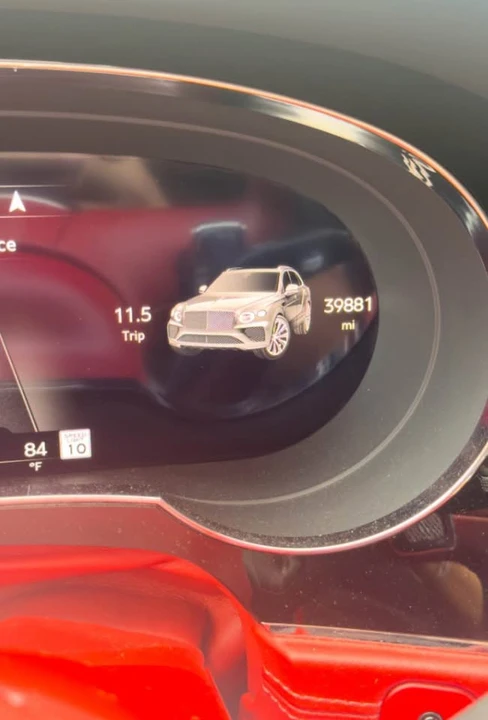 2022 Bentley Bentayga - Image 2 of 12