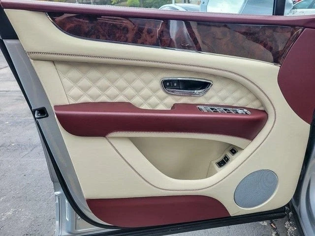 2022 Bentley Bentayga - Image 19 of 20
