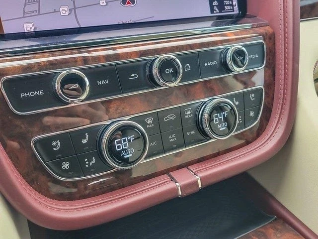 2022 Bentley Bentayga - Image 16 of 20