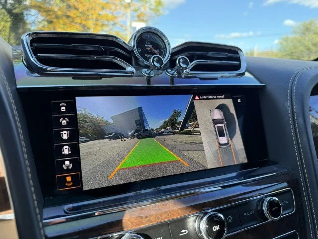 2022 Bentley Bentayga - Image 11 of 12