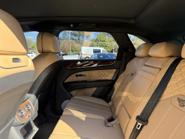 2022 Bentley Bentayga - Image 7 of 12