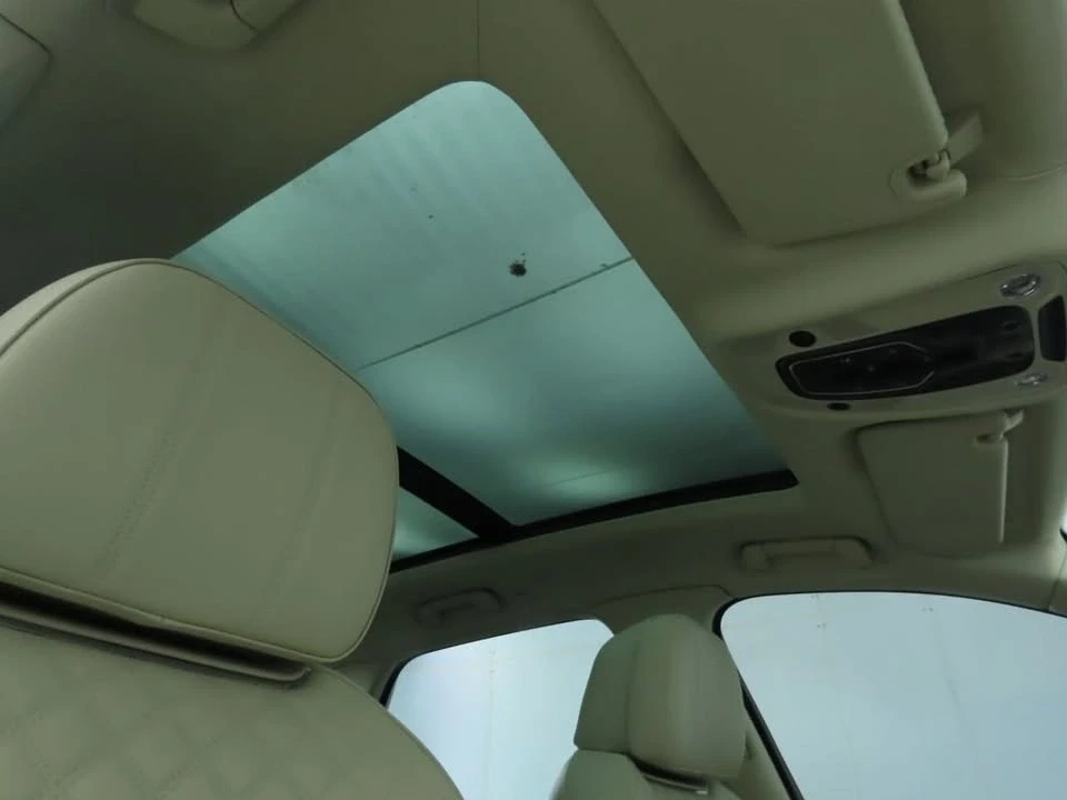 2022 Bentley Bentayga - Image 18 of 19