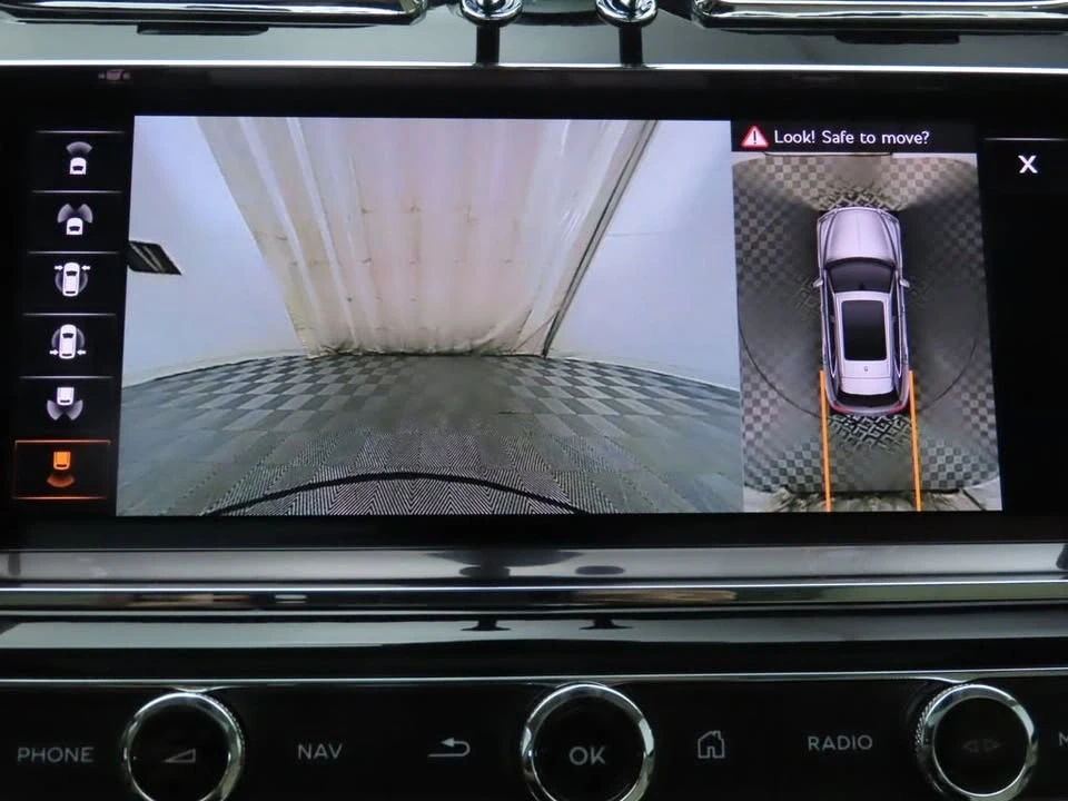 2022 Bentley Bentayga - Image 15 of 19