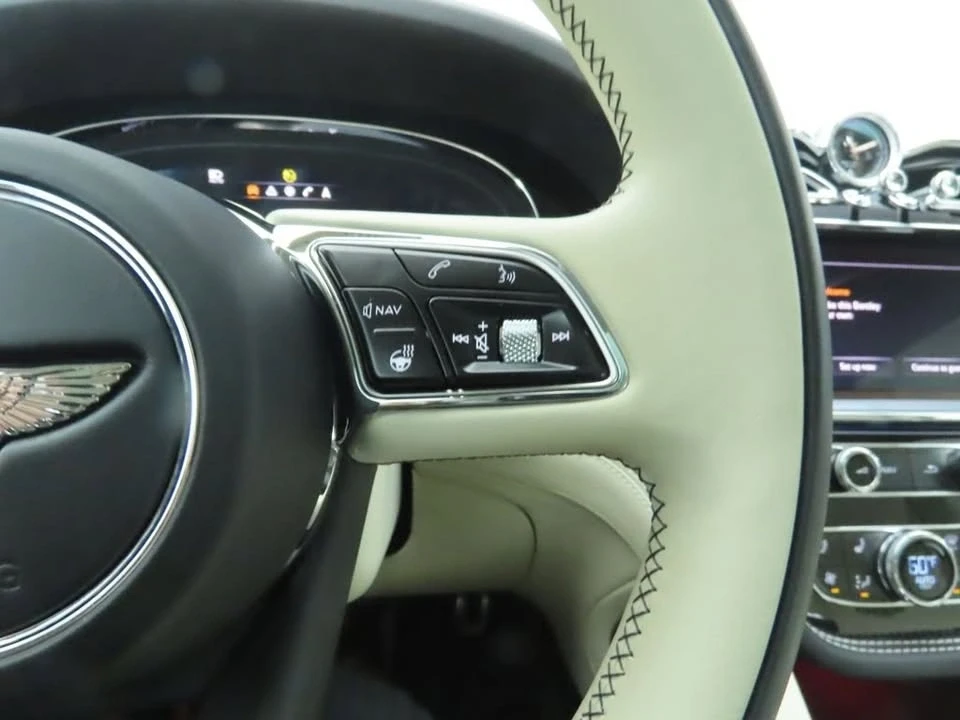 2022 Bentley Bentayga - Image 10 of 19