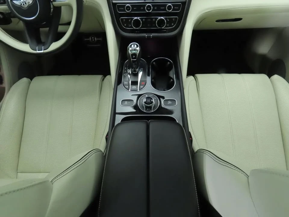 2022 Bentley Bentayga - Image 13 of 15