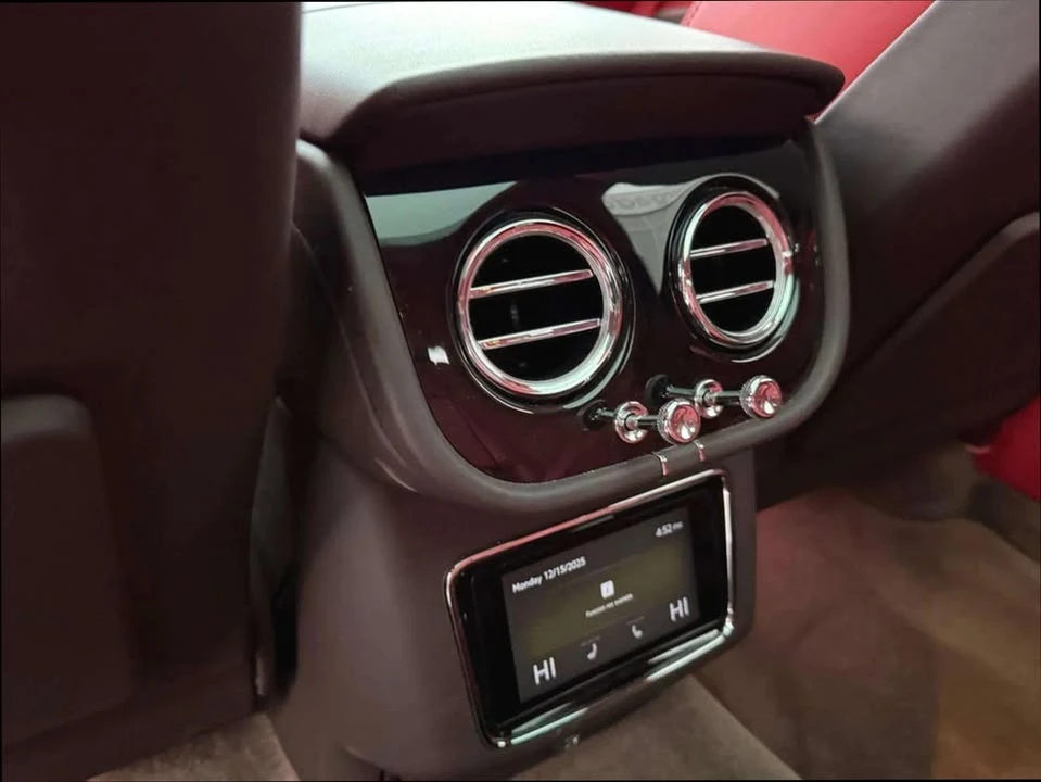 2022 Bentley Bentayga - Image 17 of 20