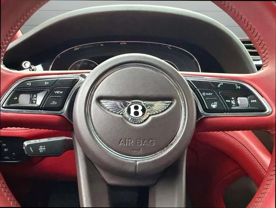 2022 Bentley Bentayga - Image 19 of 20