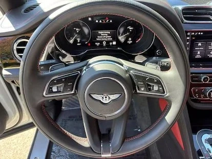 2022 Bentley Bentayga - Image 12 of 17