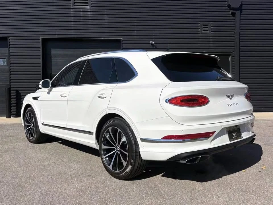 2022 Bentley Bentayga - Image 4 of 17