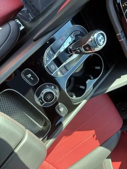 2022 Bentley Bentayga - Image 14 of 17
