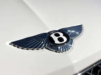 2022 Bentley Bentayga - Image 2 of 17