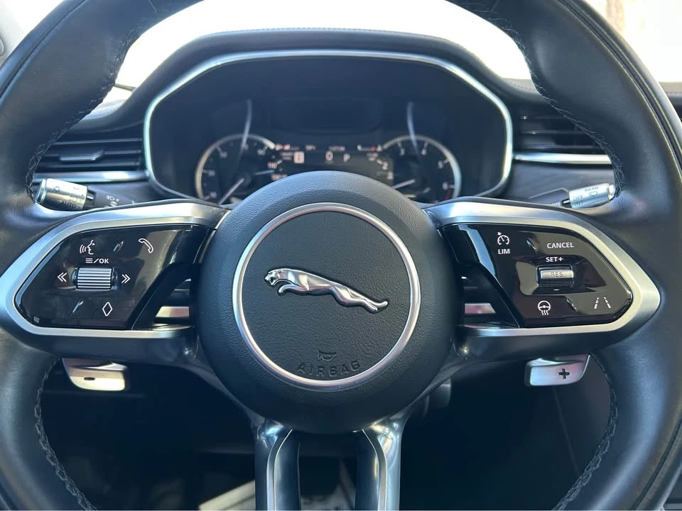 2022 Jaguar F-Pace - Image 7 of 9