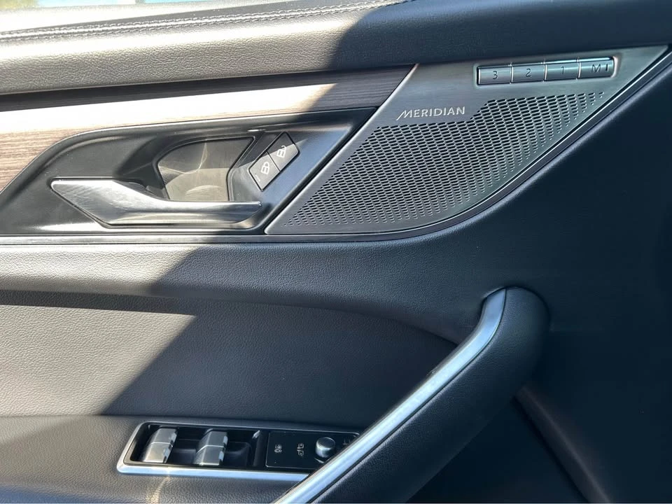2022 Jaguar F-Pace - Image 8 of 9