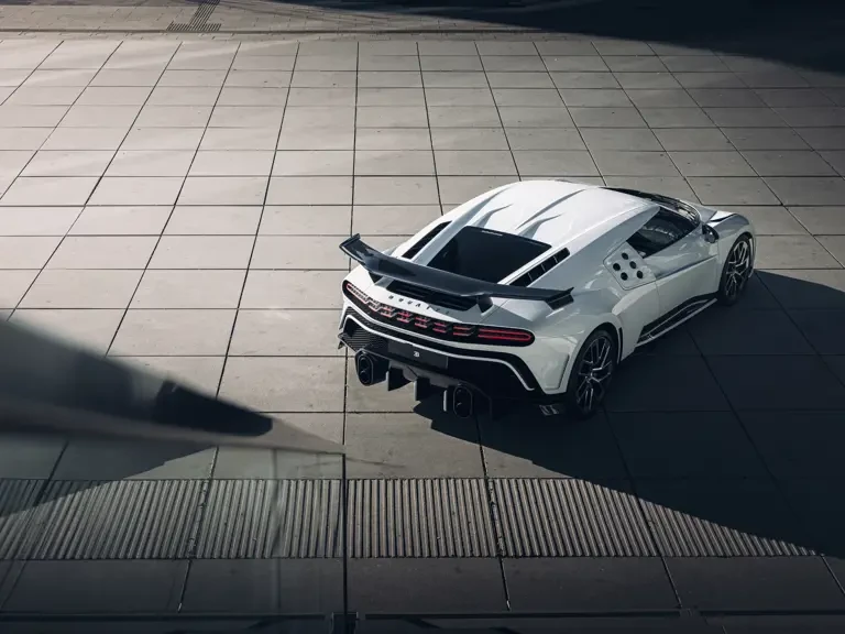 2022 Bugatti Chiron - Image 3 of 31