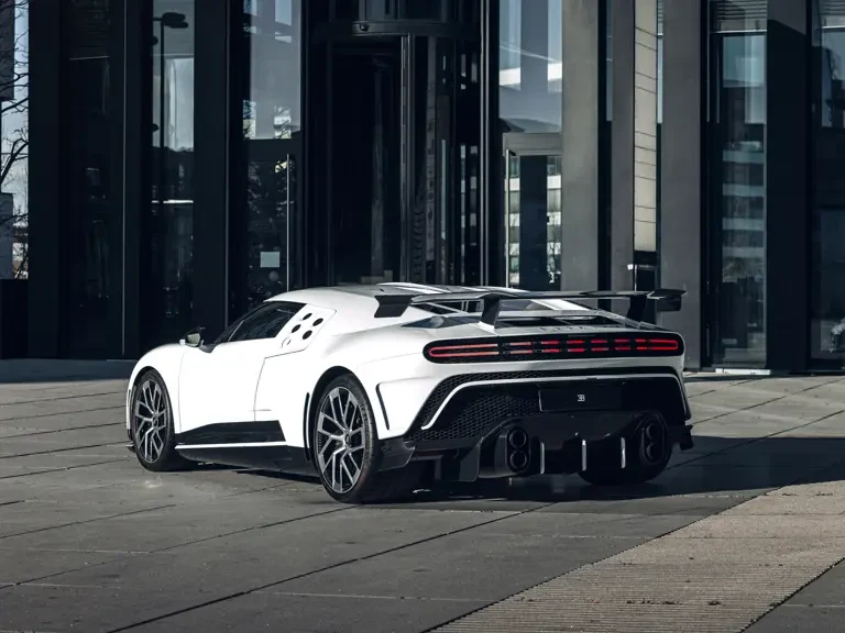 2022 Bugatti Chiron - Image 11 of 31