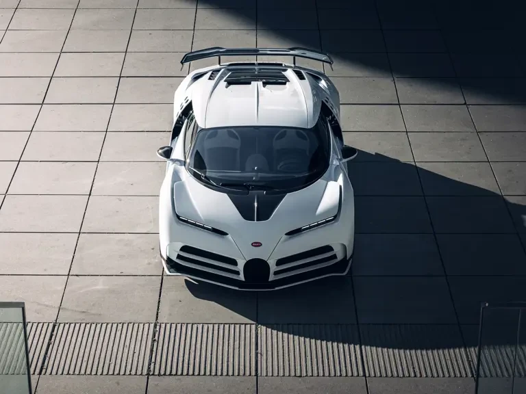2022 Bugatti Chiron - Image 9 of 31