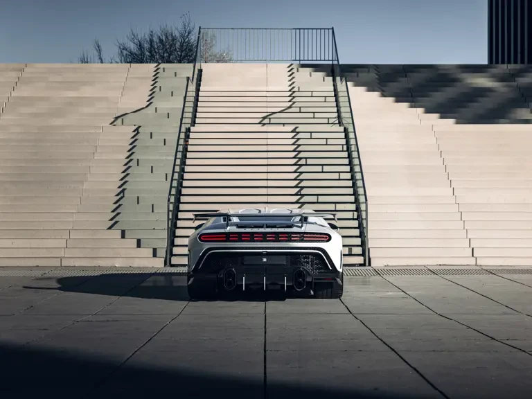 2022 Bugatti Chiron - Image 13 of 31